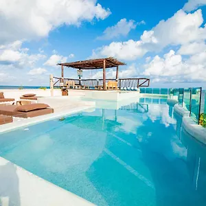 Spirit Isla Holbox